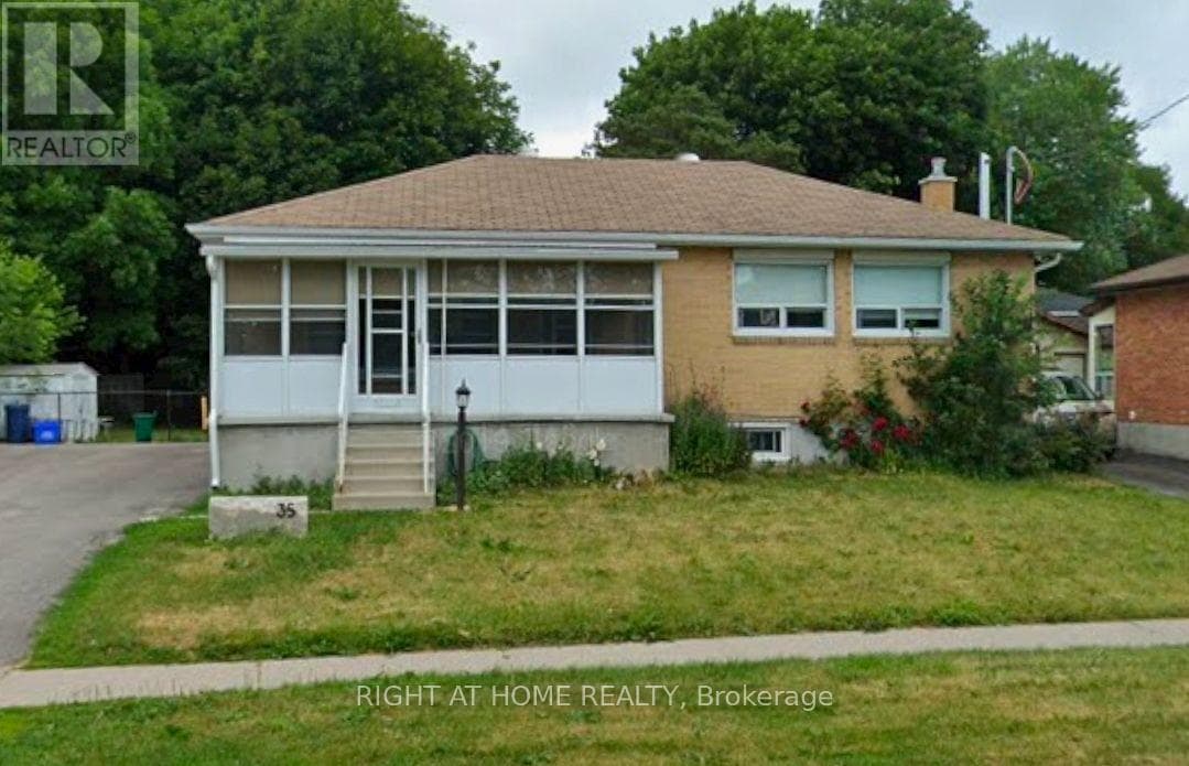 Single Family at Lower- 35 Oak Street, Barrie (Wellington), Ontario - Photo 2 - RE/MAX Garden City Realty