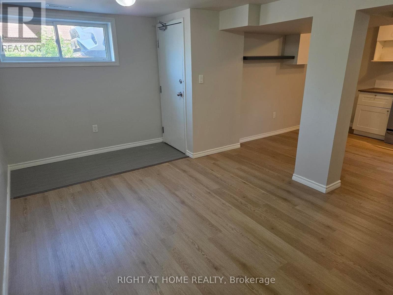 Single Family at Lower- 35 Oak Street, Barrie (Wellington), Ontario - Photo 3 - RE/MAX Garden City Realty