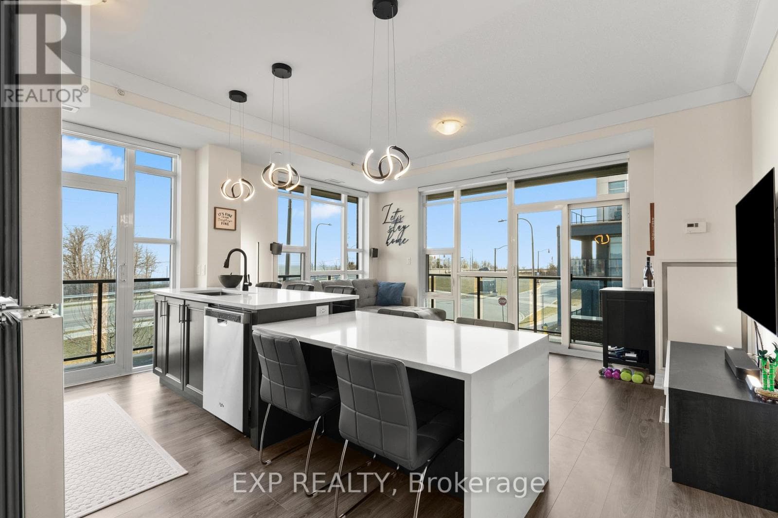 209- 10 Concord Place