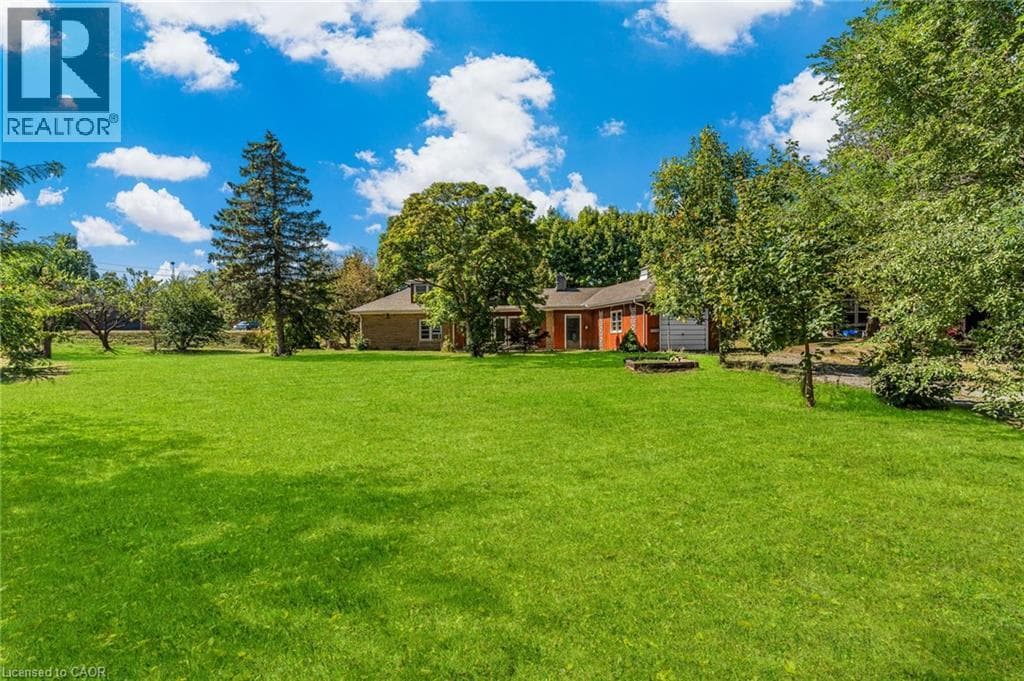 Single Family at 21 FIRST Avenue, Welland, Ontario - Photo 3 - RE/MAX Garden City Realty