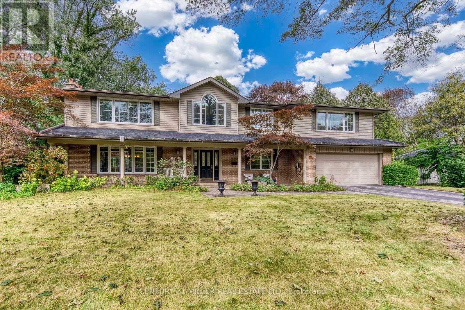 Single Family at 1319 Hillhurst Road, Oakville (MO Morrison), Ontario - Photo 2 - RE/MAX Garden City Realty