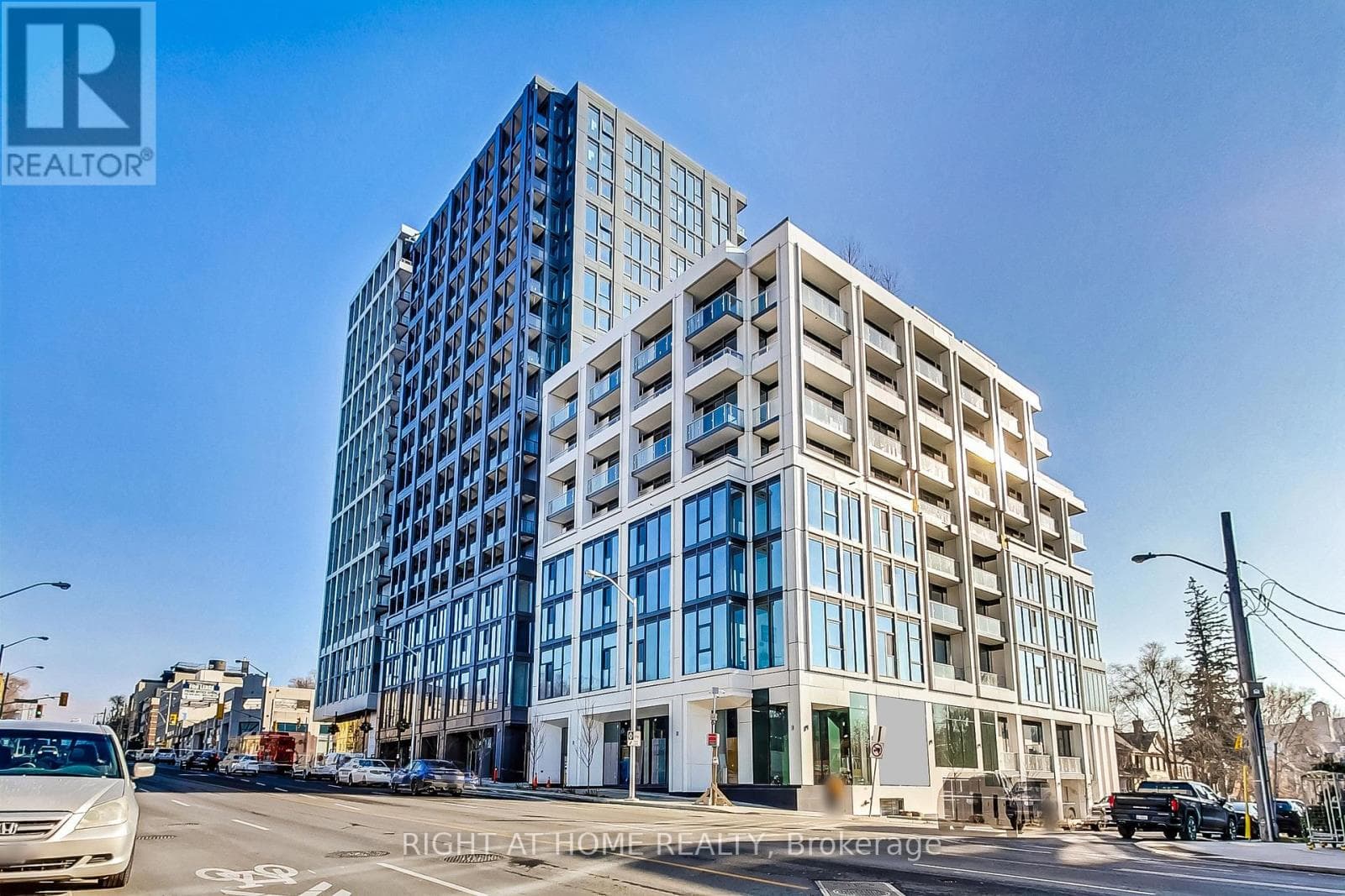519- 2020 Bathurst Street