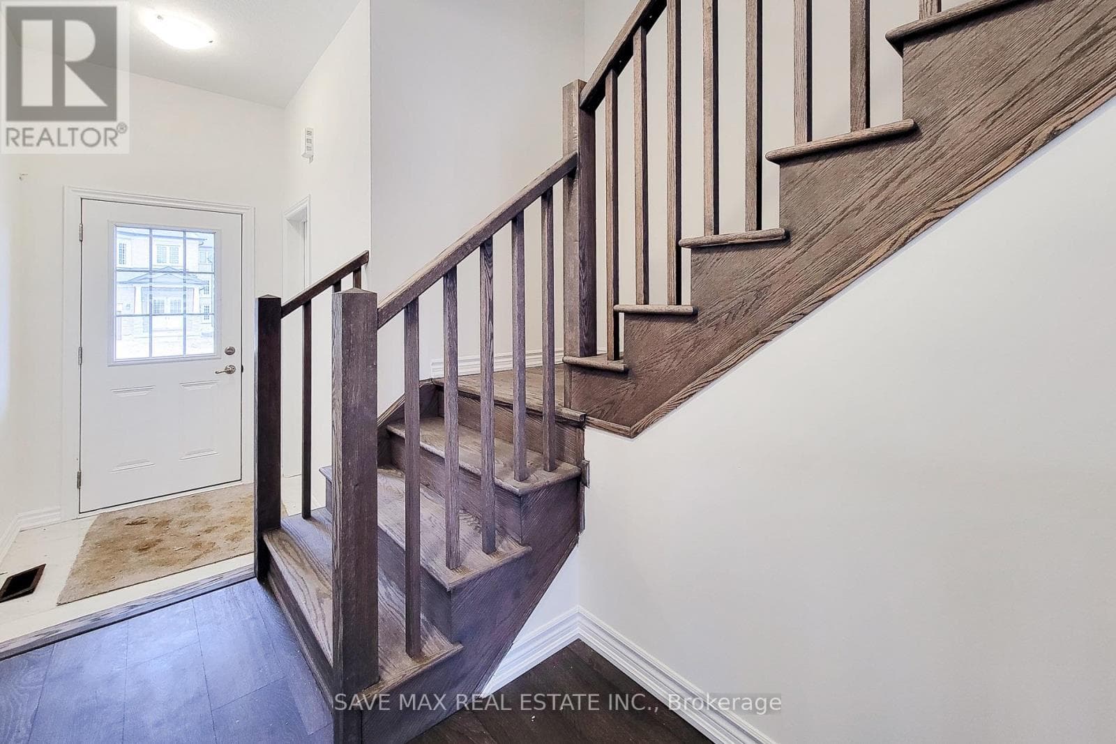 Single Family at 60 Hitchman Street, Brant (Paris), Ontario - Photo 4 - RE/MAX Garden City Realty