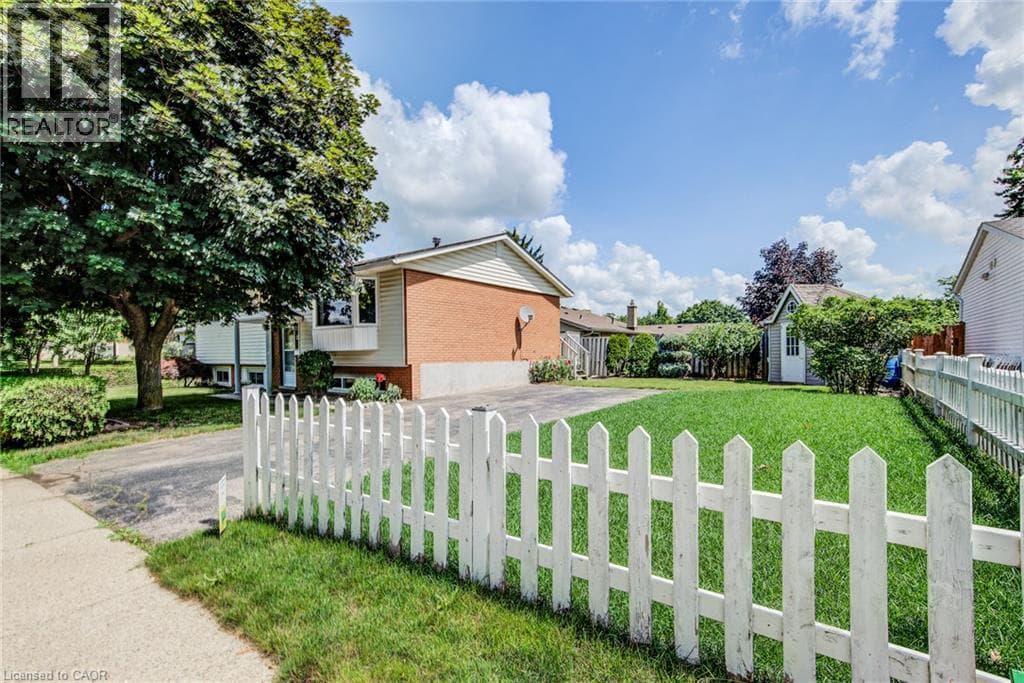Single Family at 602 HIGHPOINT Avenue, Waterloo, Ontario - Photo 3 - RE/MAX Garden City Realty