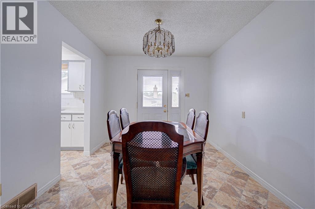 Single Family at 602 HIGHPOINT Avenue, Waterloo, Ontario - Photo 10 - RE/MAX Garden City Realty