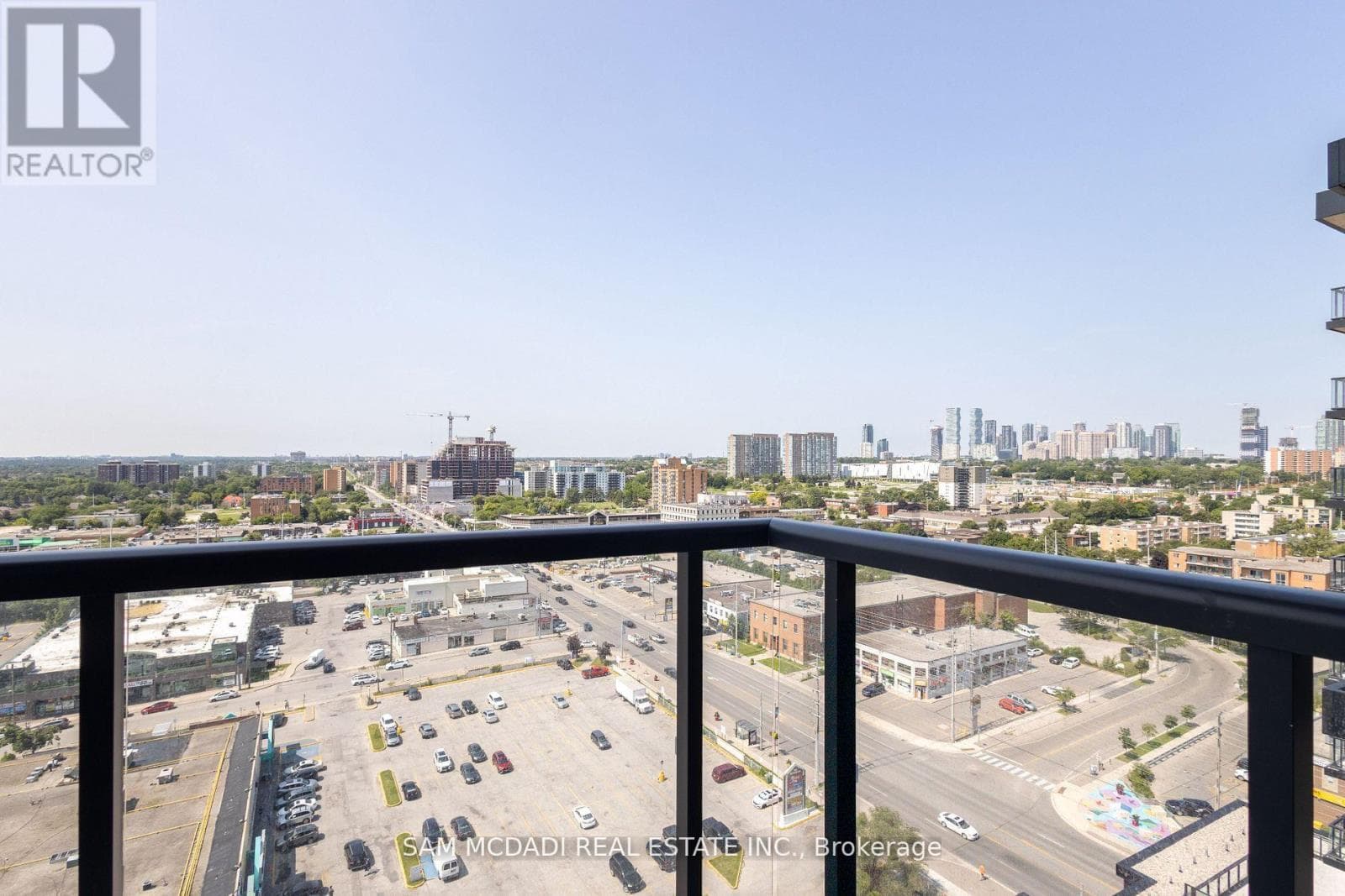 Single Family at 1517- 86 Dundas Street, Mississauga (Cooksville), Ontario - Photo 5 - RE/MAX Garden City Realty
