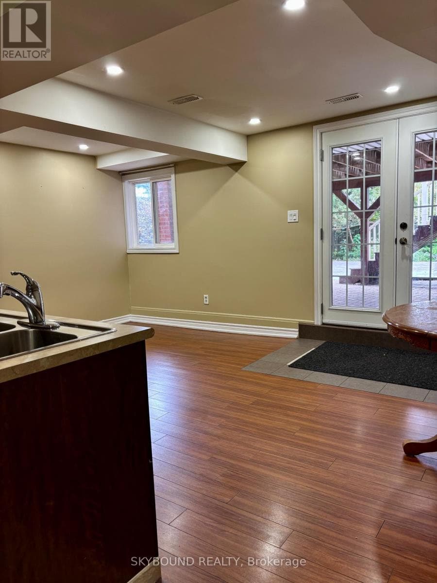 Single Family at Lower unit- 107 Whitchurch Mews, Mississauga (Cooksville), Ontario - Photo 2 - RE/MAX Garden City Realty