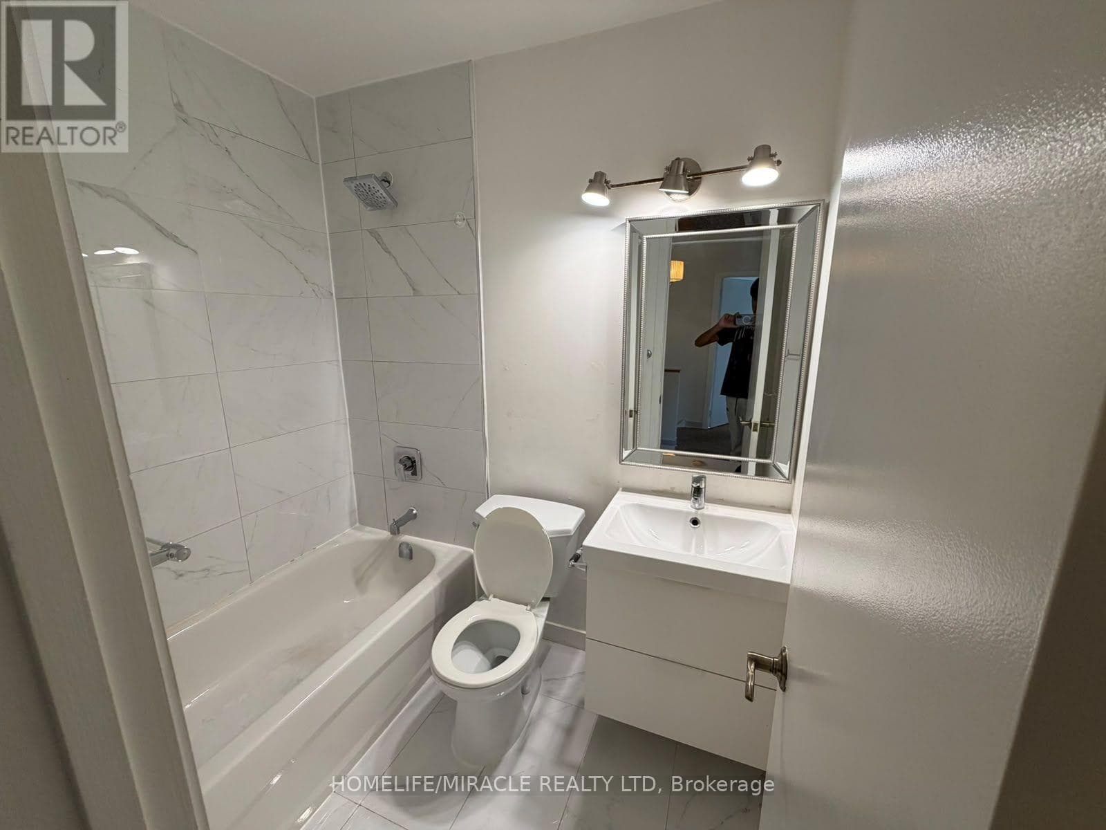Single Family at 85- 19 London Green Court, Toronto (Glenfield-Jane Heights), Ontario - Photo 10 - RE/MAX Garden City Realty