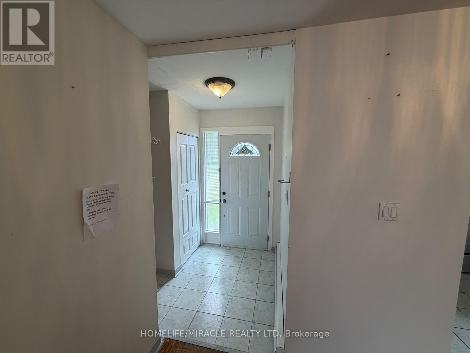 Single Family at 85- 19 London Green Court, Toronto (Glenfield-Jane Heights), Ontario - Photo 4 - RE/MAX Garden City Realty