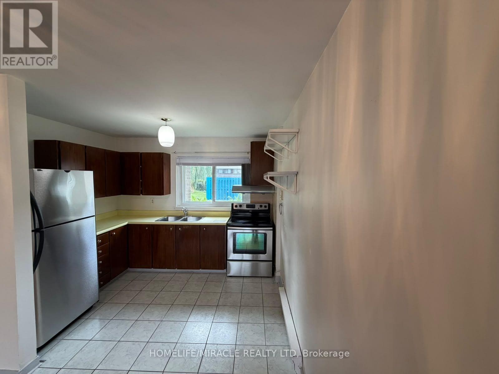 Single Family at 85- 19 London Green Court, Toronto (Glenfield-Jane Heights), Ontario - Photo 5 - RE/MAX Garden City Realty