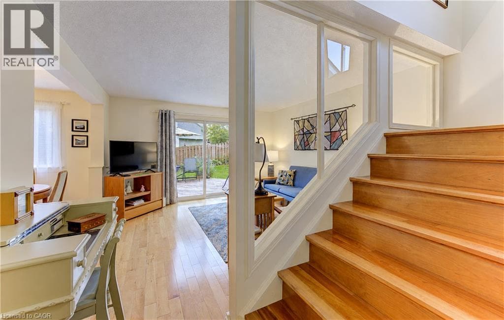 Single Family at 253 NEWPORT Place, Waterloo, Ontario - Photo 6 - RE/MAX Garden City Realty