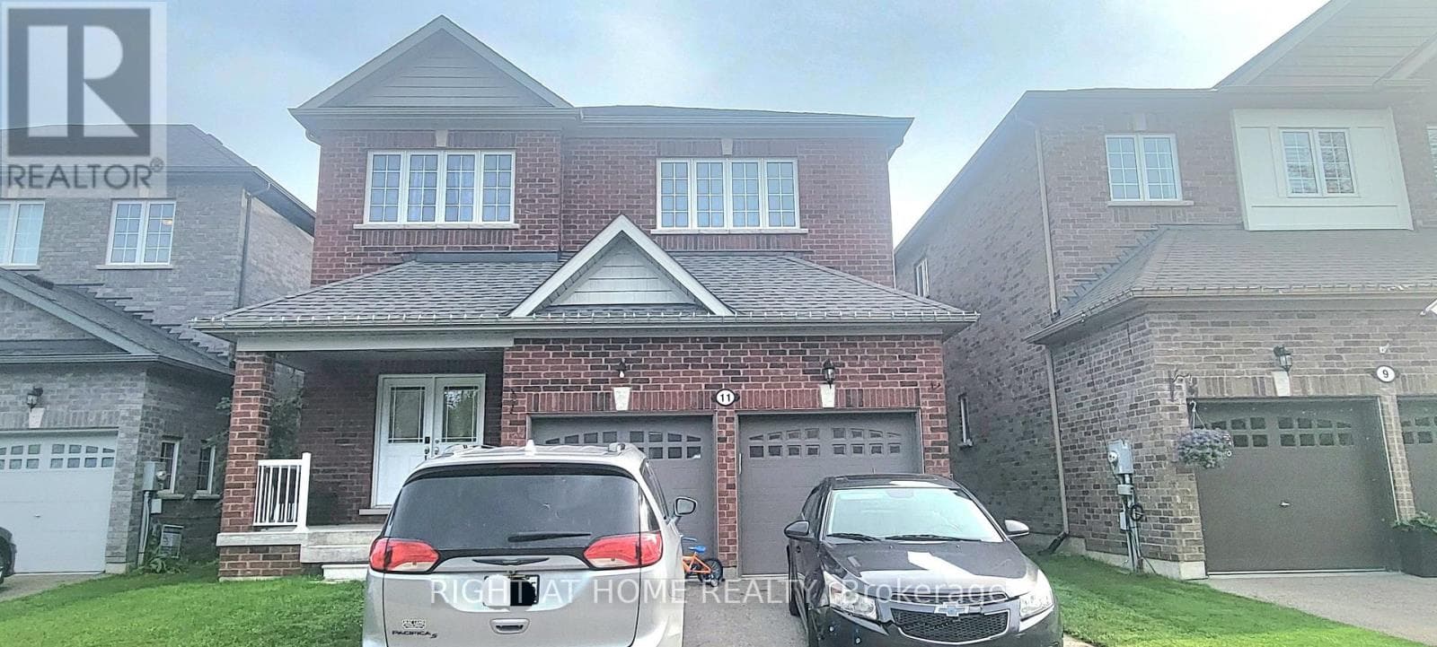11 Richmond Park Drive