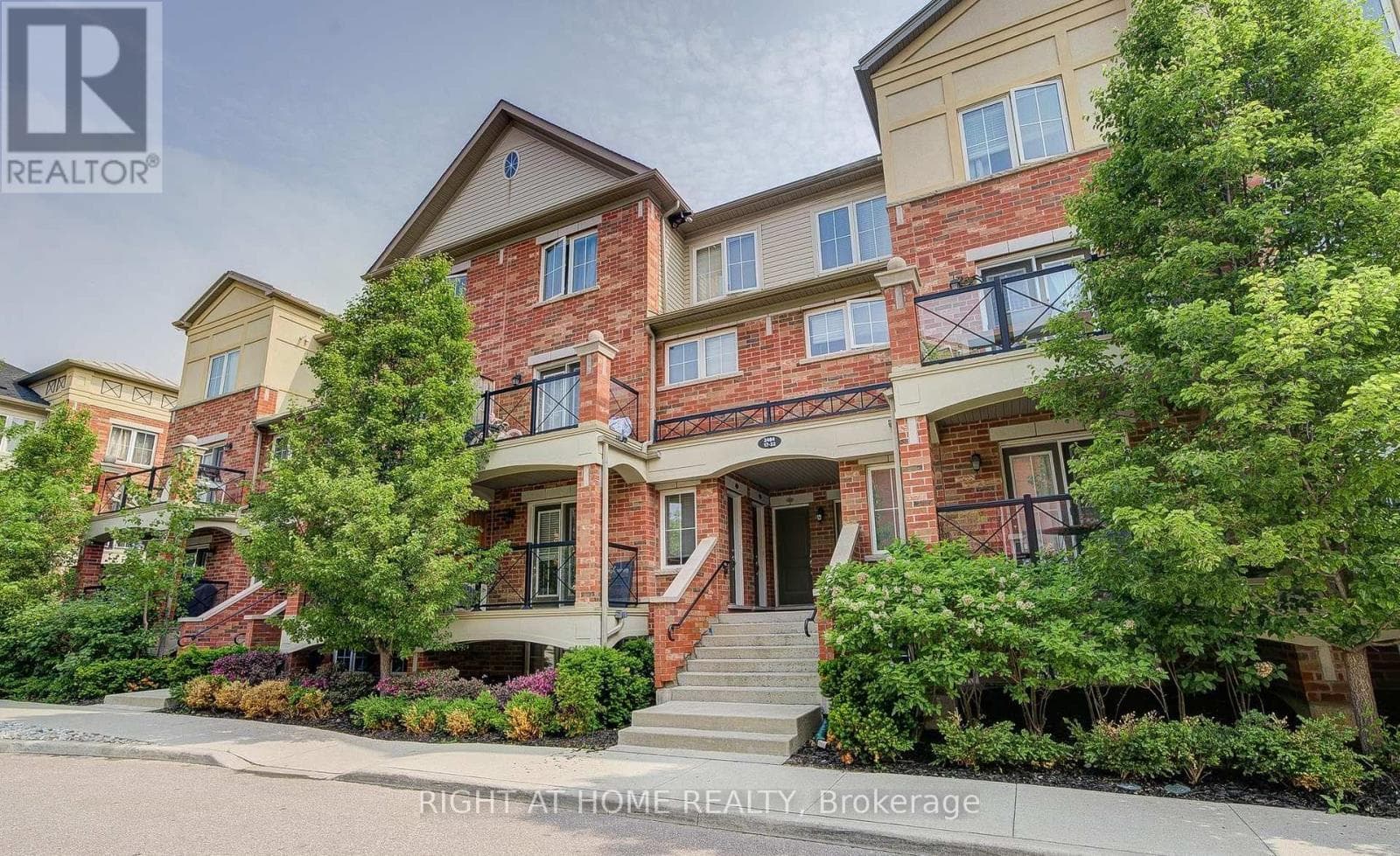 Single Family at #17- 2484 Post Road, Oakville (RO River Oaks), Ontario - Photo 2 - RE/MAX Garden City Realty