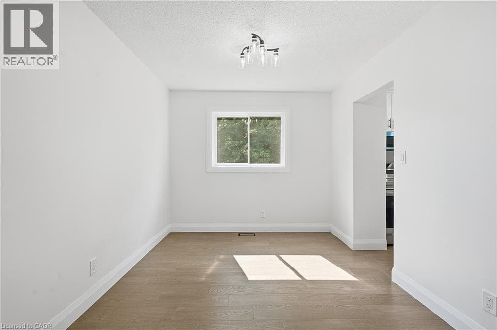 Single Family at 27 CUMMINGTON Place, Welland, Ontario - Photo 10 - RE/MAX Garden City Realty