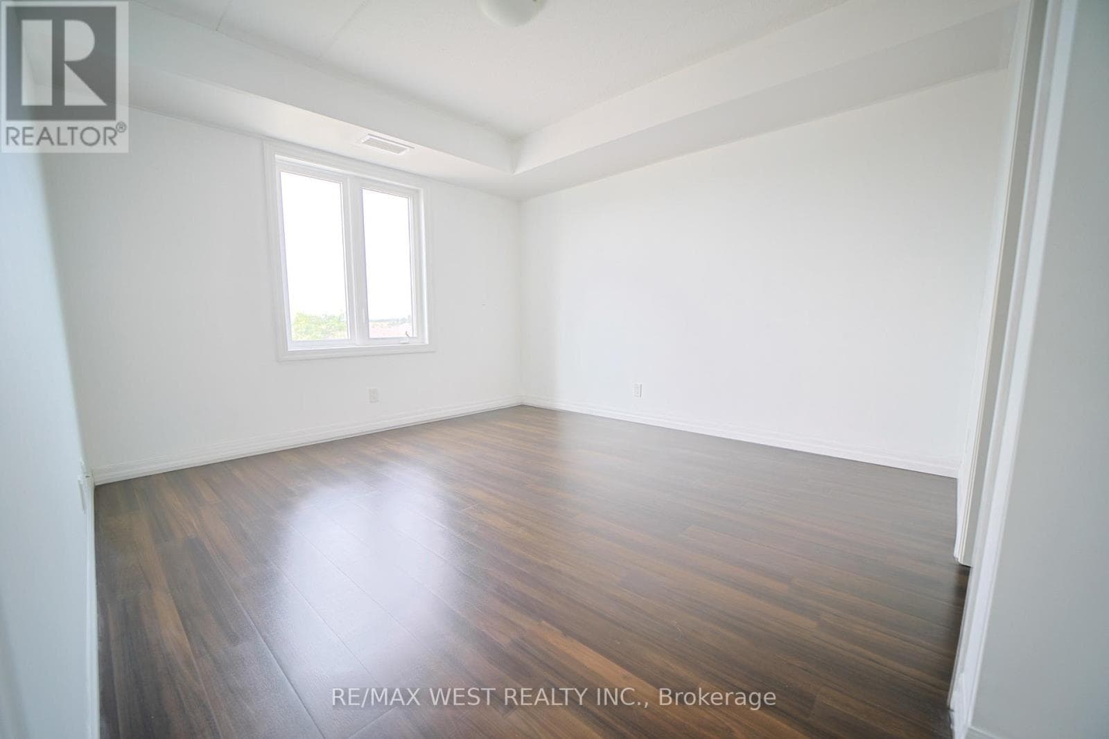 Single Family at 108 SUMMIT RIDGE Drive, Guelph (Grange Road), Ontario - Photo 7 - RE/MAX Garden City Realty