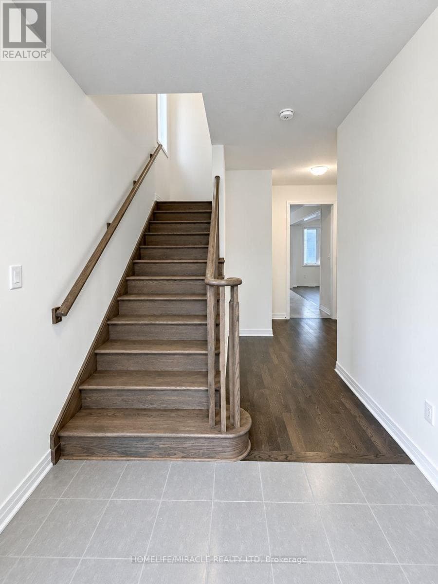 Single Family at Main floor- 154 Westbridge Avenue, Welland (Dain City), Ontario - Photo 5 - RE/MAX Garden City Realty