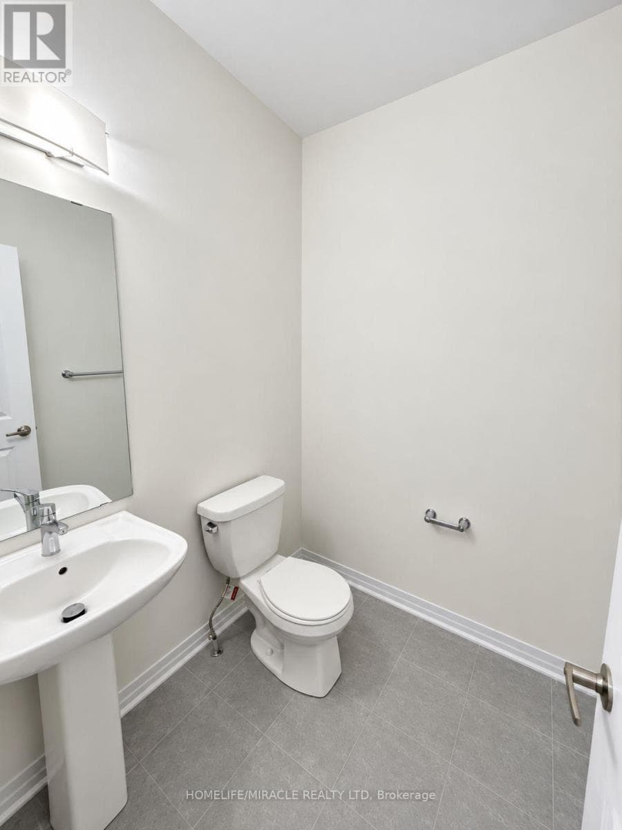 Single Family at Main floor- 154 Westbridge Avenue, Welland (Dain City), Ontario - Photo 6 - RE/MAX Garden City Realty