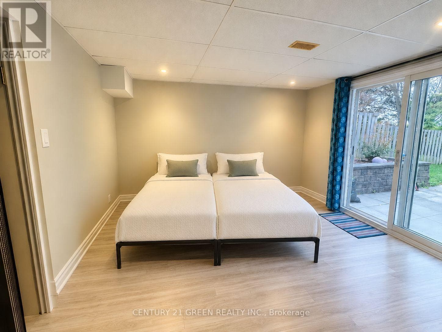 Single Family at Lower- 415 Aztec Drive, Oshawa (McLaughlin), Ontario - Photo 5 - RE/MAX Garden City Realty