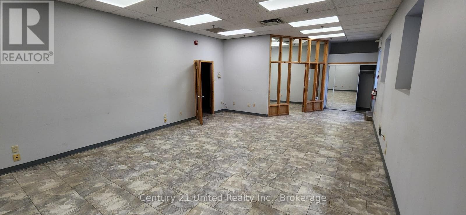 Industrial at 10- 280 Perry Street, Peterborough (Town Ward 3), Ontario - Photo 2 - RE/MAX Garden City Realty