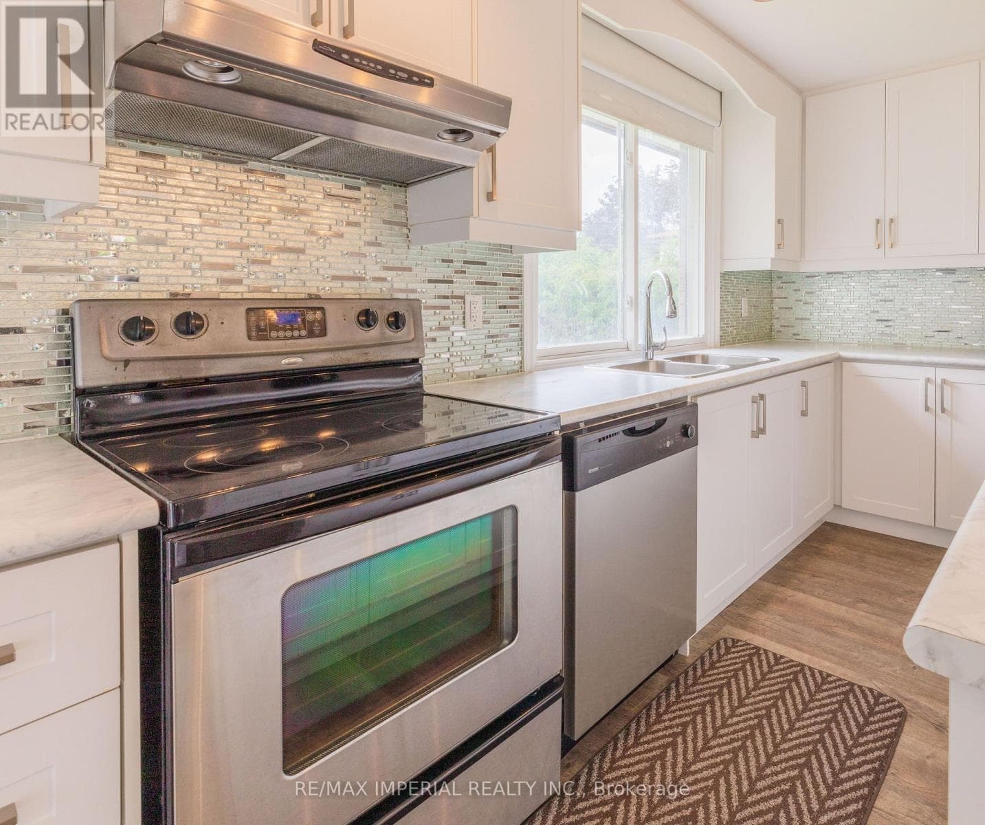 Single Family at Main- 388 Becker Road, Richmond Hill (Crosby), Ontario - Photo 10 - RE/MAX Garden City Realty