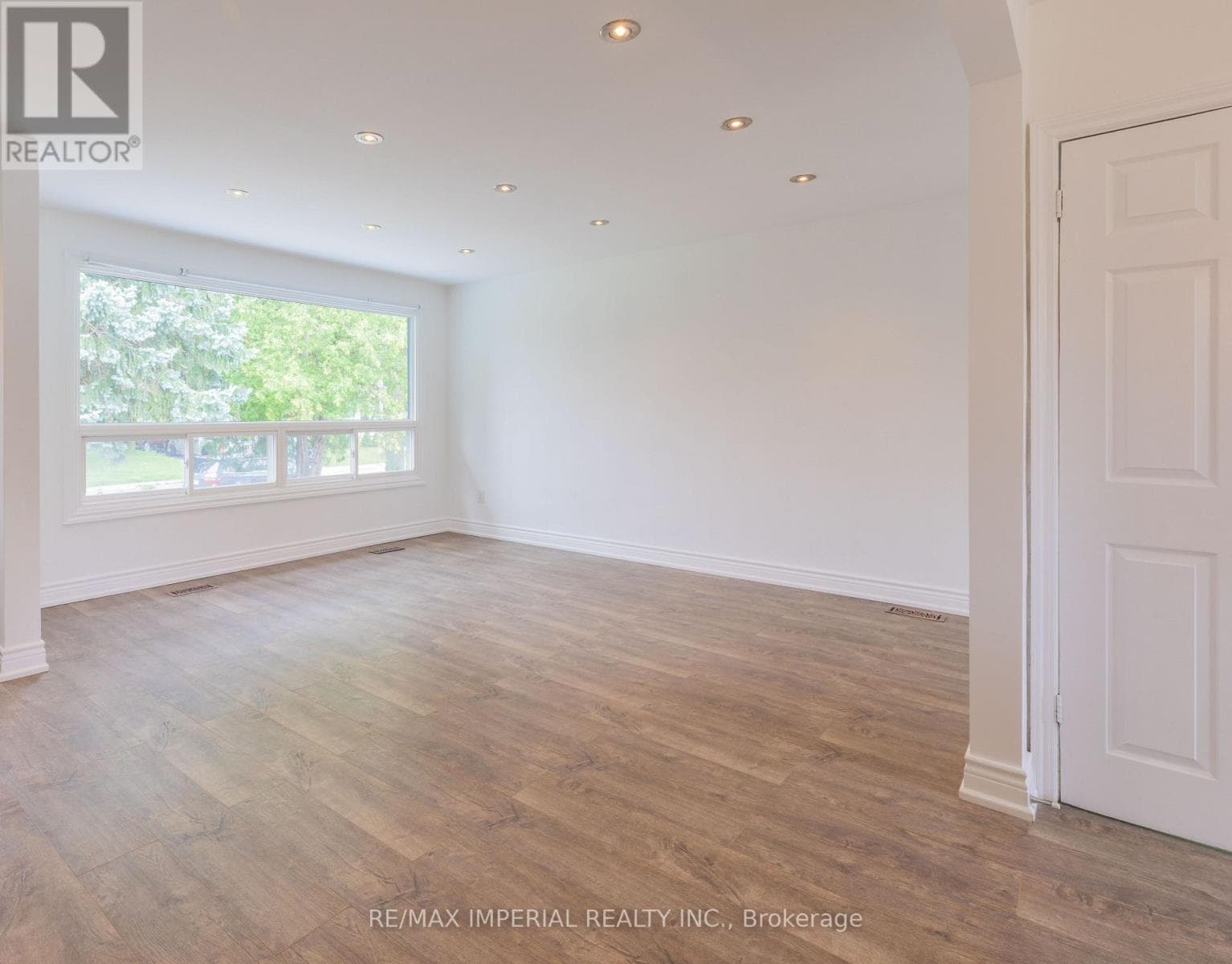 Single Family at Main- 388 Becker Road, Richmond Hill (Crosby), Ontario - Photo 8 - RE/MAX Garden City Realty