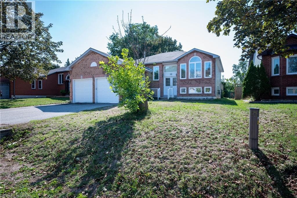 Single Family at 12 LANGEVIN Drive, Wasaga Beach, Ontario - Photo 4 - RE/MAX Garden City Realty