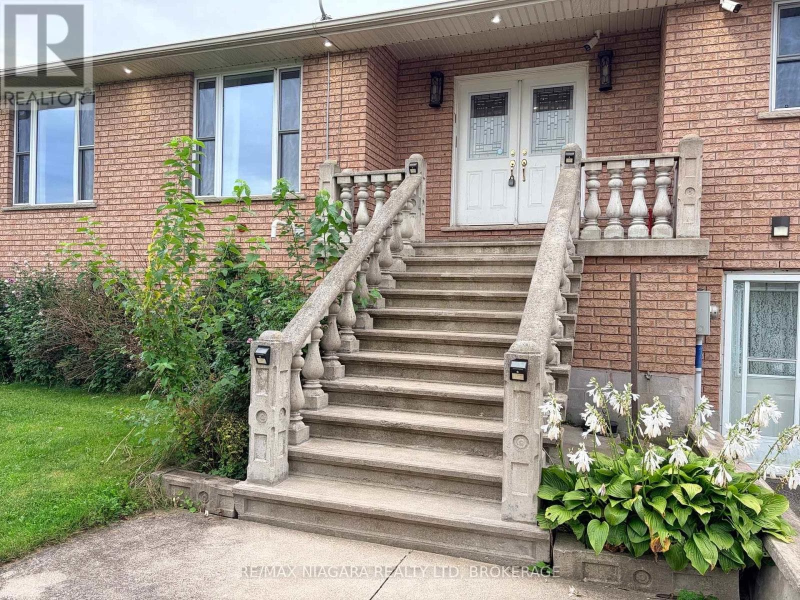 Single Family at Upper- 1010 FOSS Road, Pelham (Fenwick), Ontario - Photo 1 - RE/MAX Garden City Realty