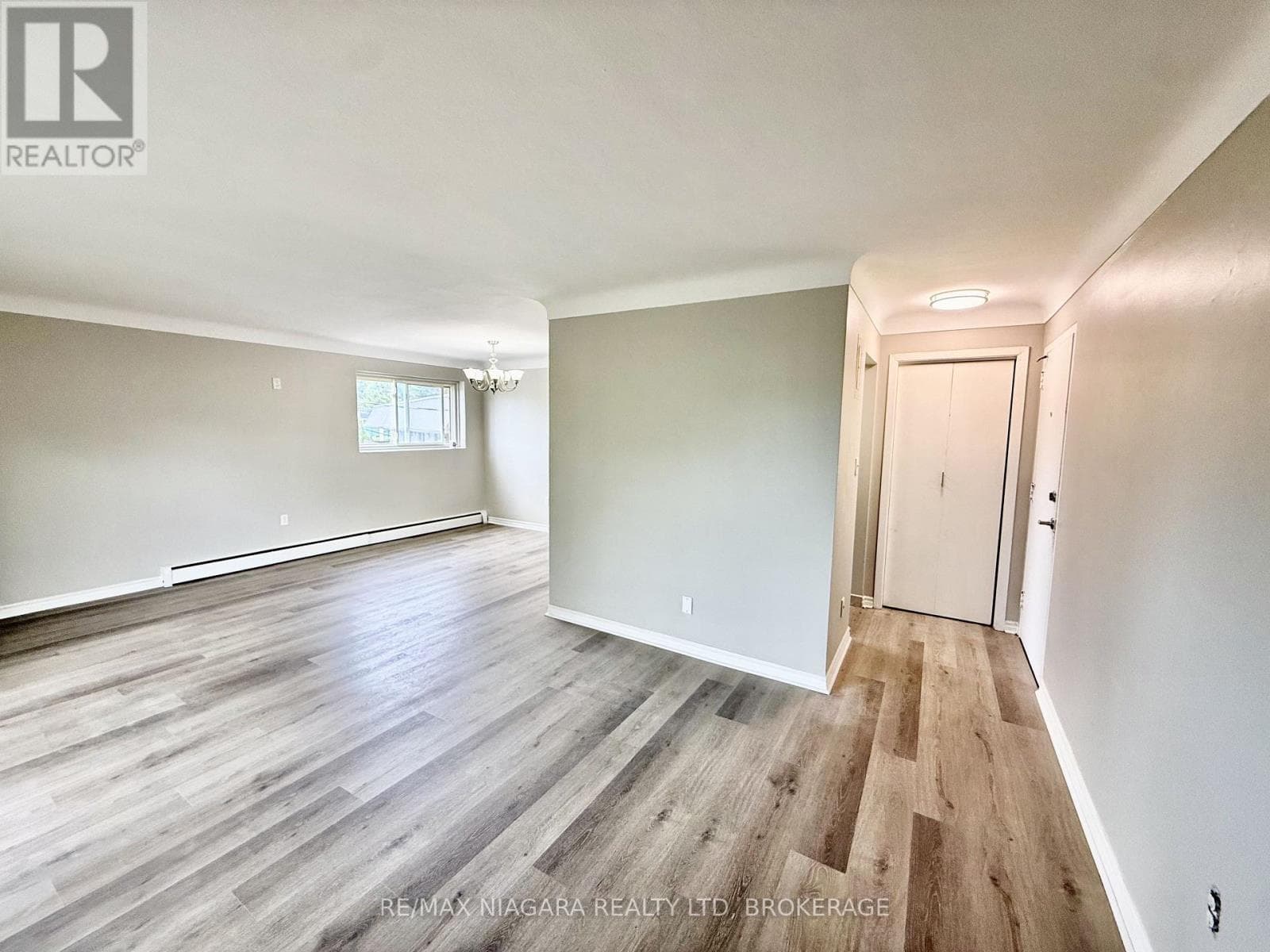 Single Family at 7- 286 VINE Street, St. Catharines (Carlton/Bunting), Ontario - Photo 9 - RE/MAX Garden City Realty
