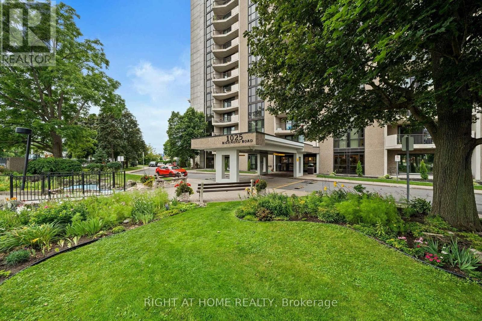 Single Family at 503- 1025 RICHMOND Road, Ottawa, Ontario - Photo 2 - RE/MAX Garden City Realty