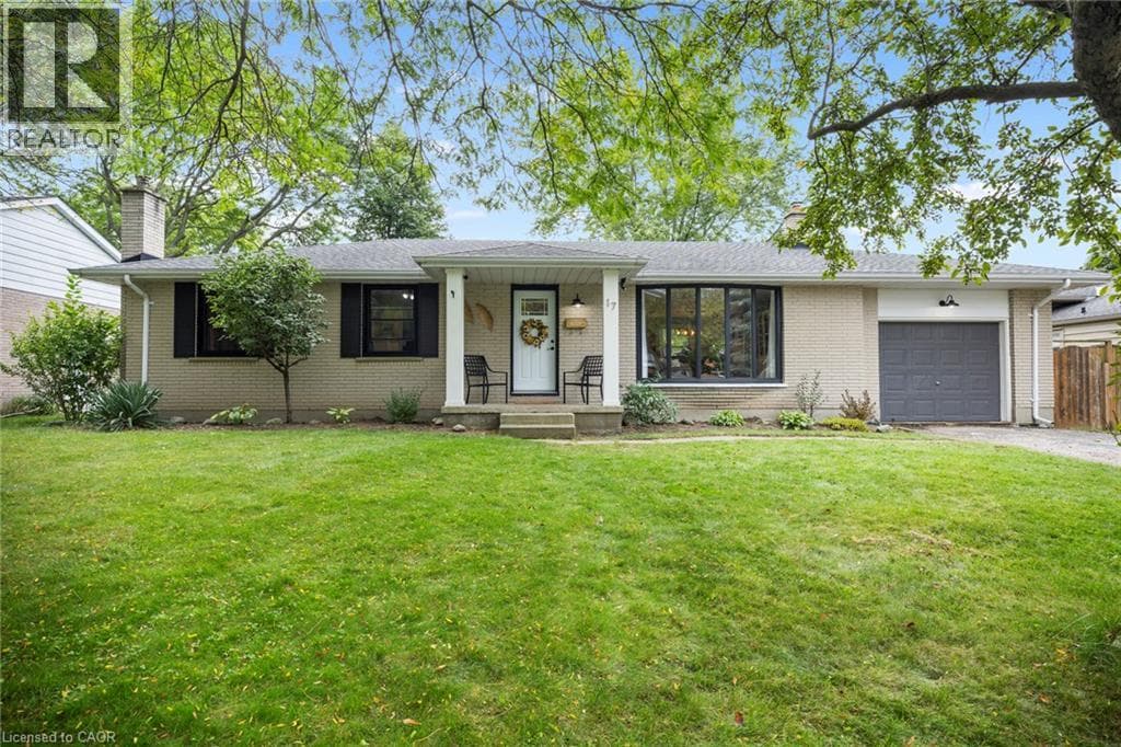 Single Family at 17 BUTLER Drive, St. Thomas, Ontario - Photo 3 - RE/MAX Garden City Realty