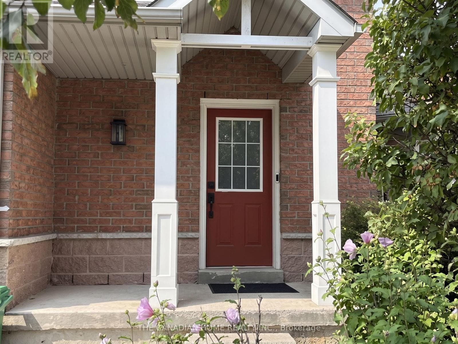 Single Family at 98- 833 Scollard Court, Mississauga (East Credit), Ontario - Photo 2 - RE/MAX Garden City Realty