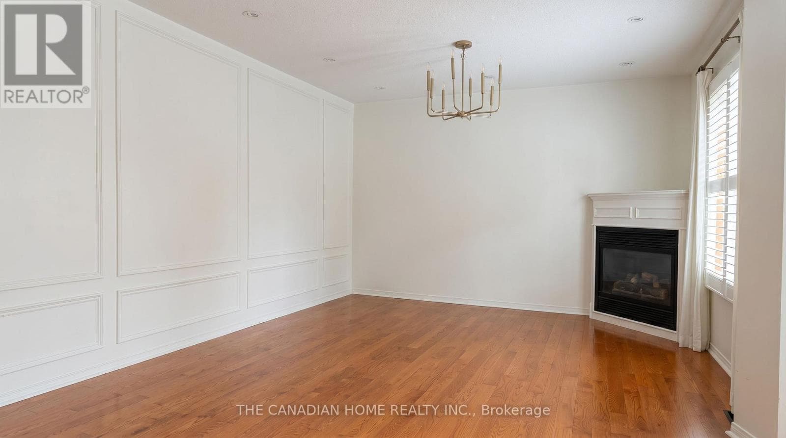 Single Family at 98- 833 Scollard Court, Mississauga (East Credit), Ontario - Photo 7 - RE/MAX Garden City Realty