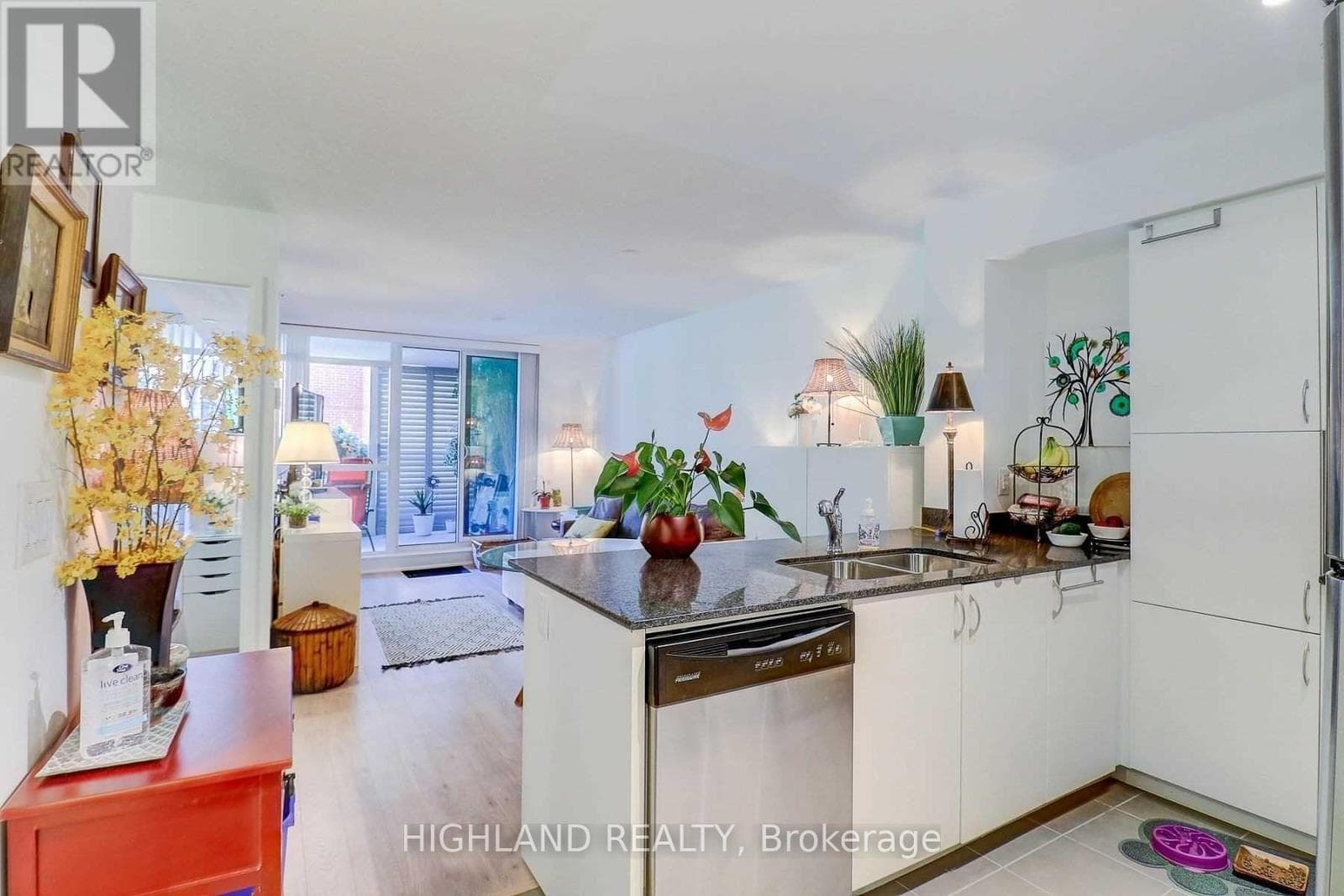 Single Family at 303- 800 Lawrence Avenue, Toronto (Yorkdale-Glen Park), Ontario - Photo 3 - RE/MAX Garden City Realty