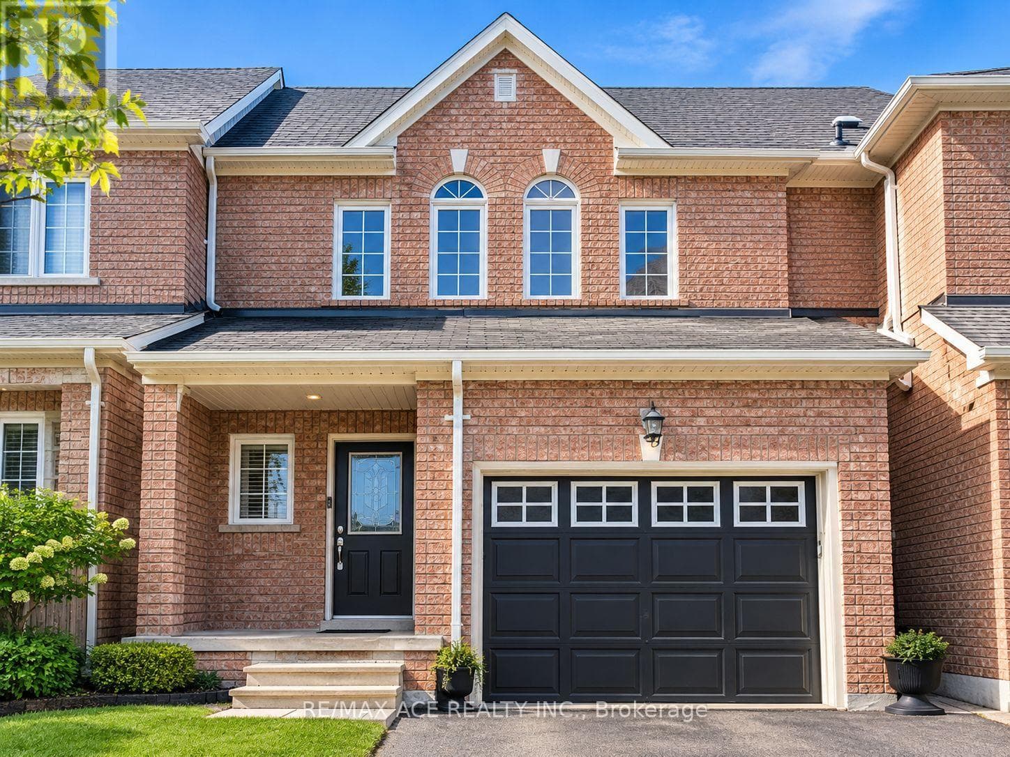 83 Root Crescent