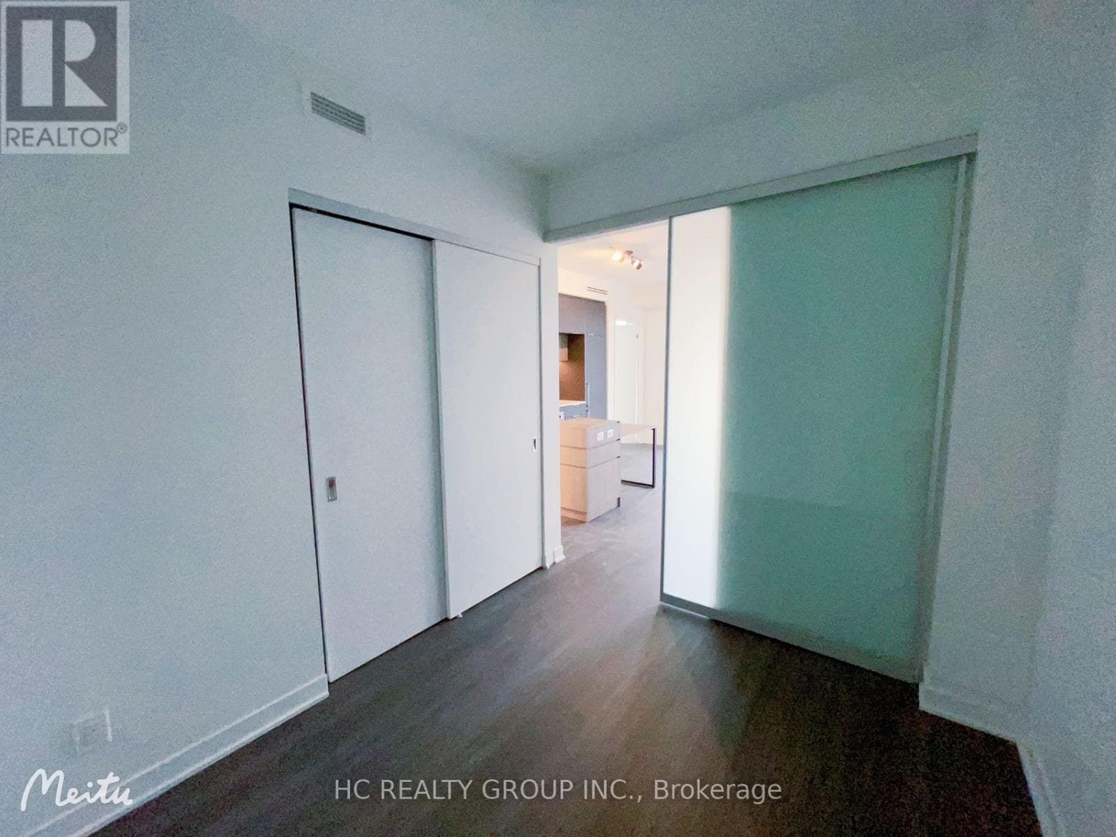 Single Family at 708- 185 Alberta Avenue, Toronto (Oakwood Village), Ontario - Photo 10 - RE/MAX Garden City Realty