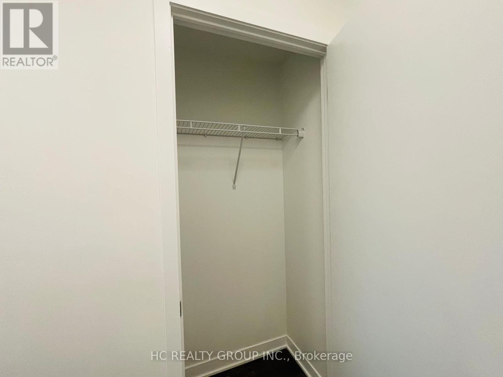Single Family at 708- 185 Alberta Avenue, Toronto (Oakwood Village), Ontario - Photo 4 - RE/MAX Garden City Realty