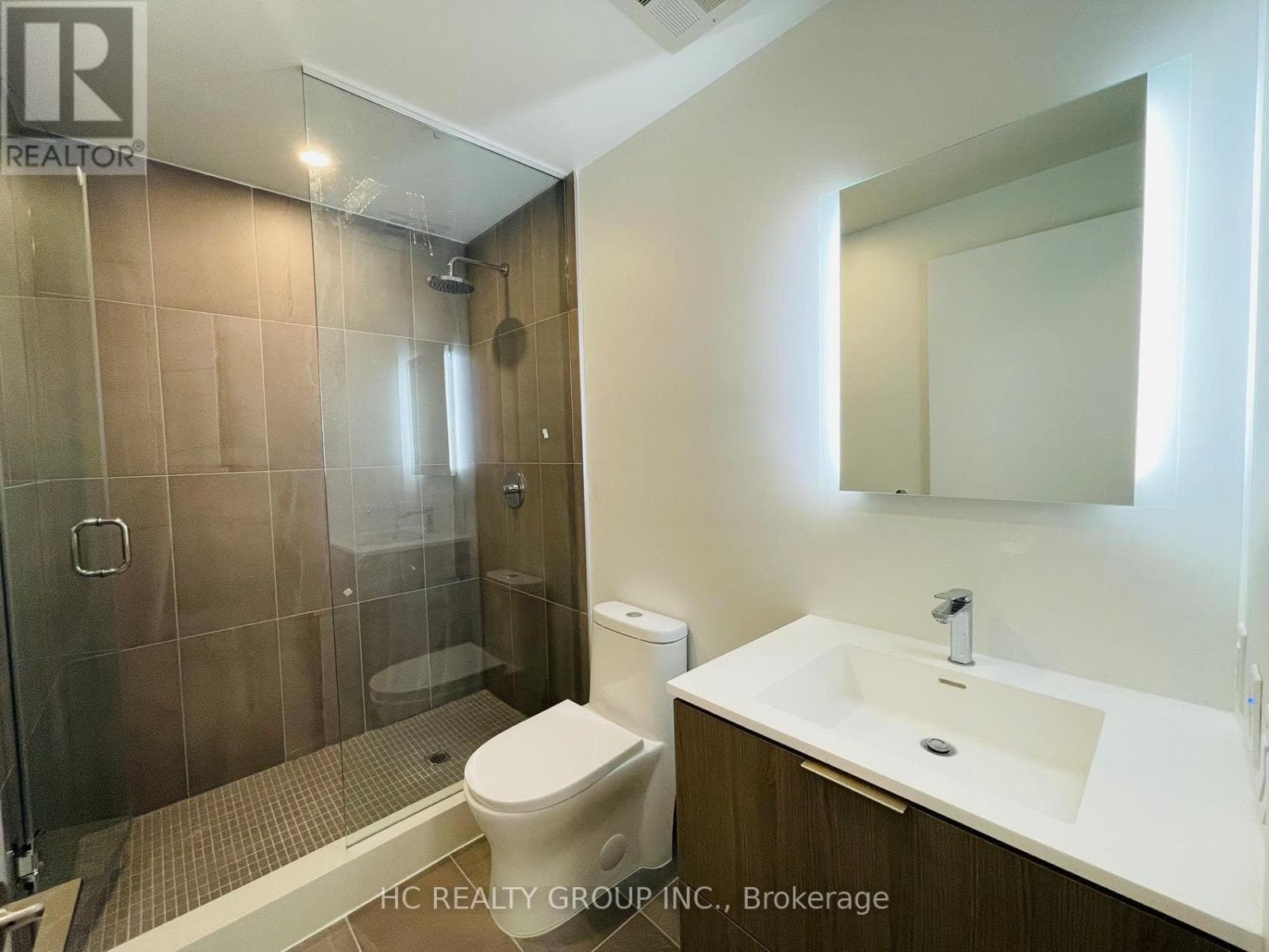 Single Family at 708- 185 Alberta Avenue, Toronto (Oakwood Village), Ontario - Photo 7 - RE/MAX Garden City Realty