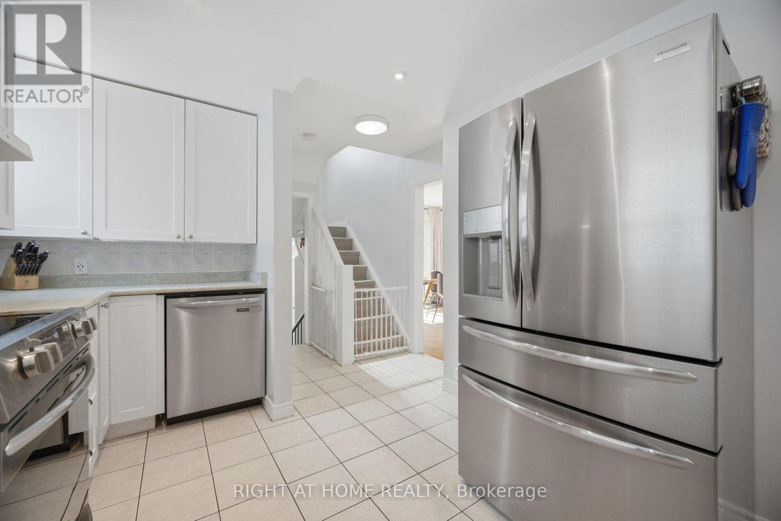 Single Family at 18 Vanbrugh Avenue, Toronto (Birchcliffe-Cliffside), Ontario - Photo 5 - RE/MAX Garden City Realty