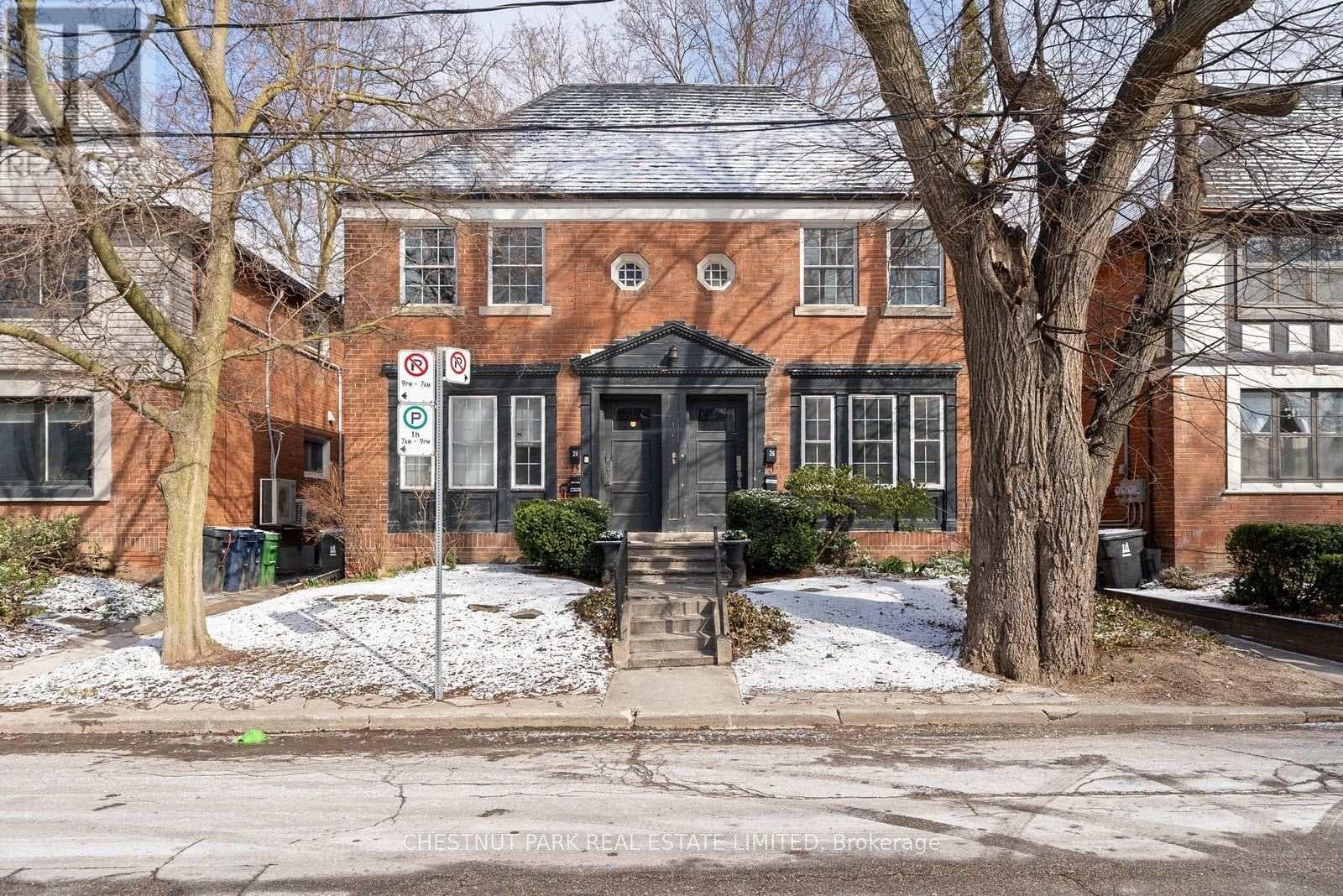 Lower- 26 Strathgowan Avenue