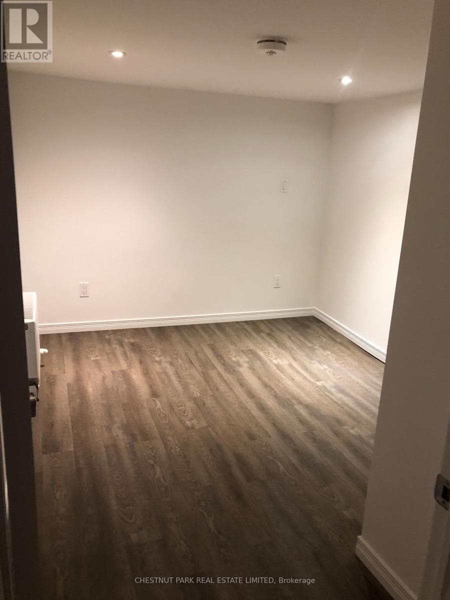 Multi-family at Lower- 26 Strathgowan Avenue, Toronto (Lawrence Park South), Ontario - Photo 6 - RE/MAX Garden City Realty
