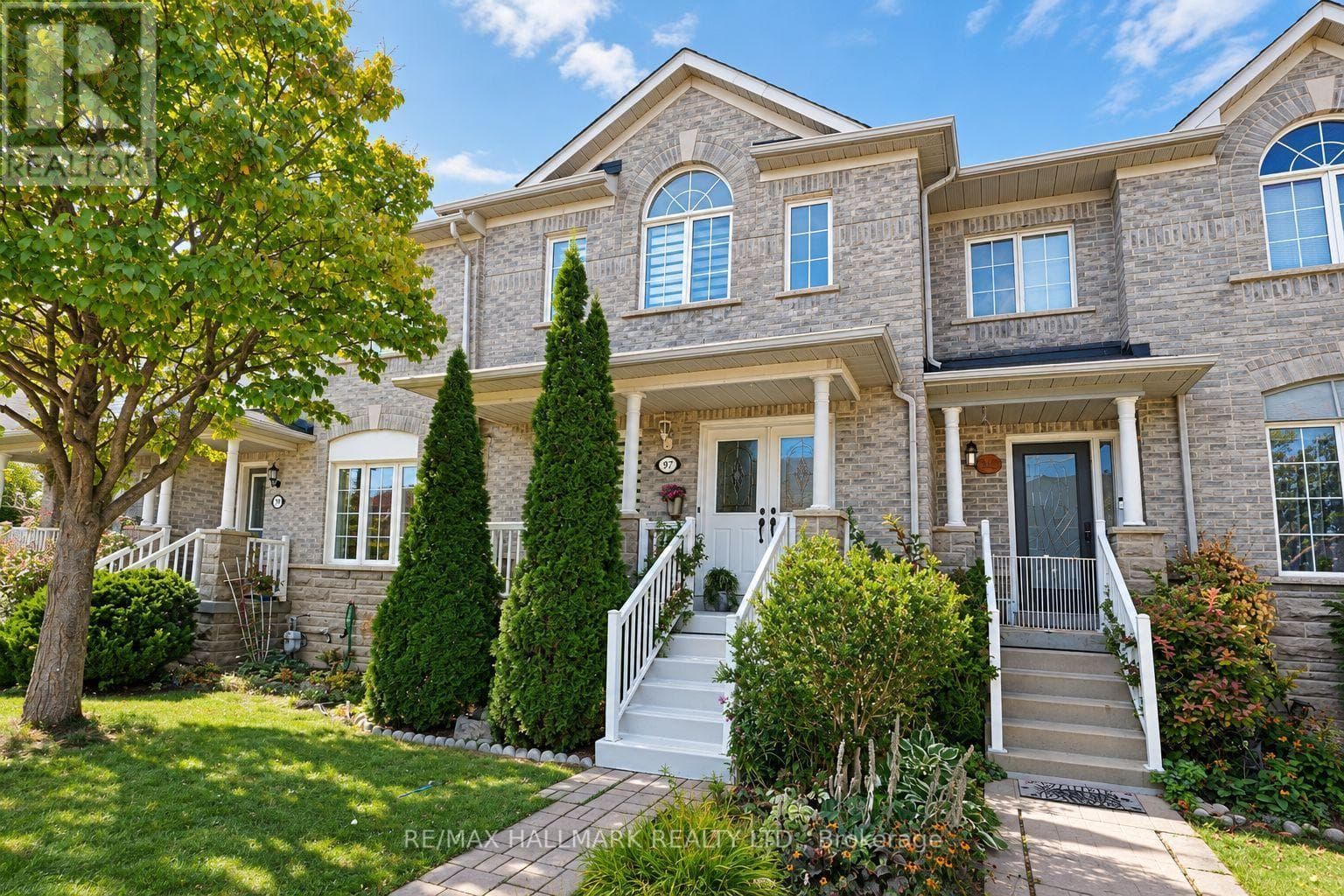 97 Benjamin Hood Crescent