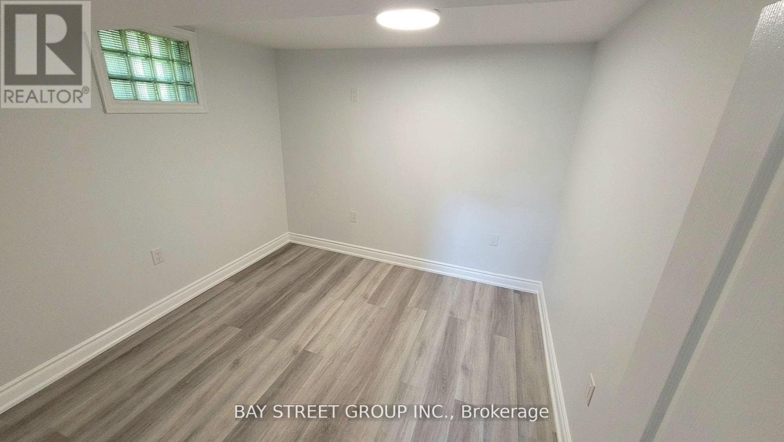 Single Family at Lower- 37 Sir Bodwin Place, Markham (Markham Village), Ontario - Photo 4 - RE/MAX Garden City Realty