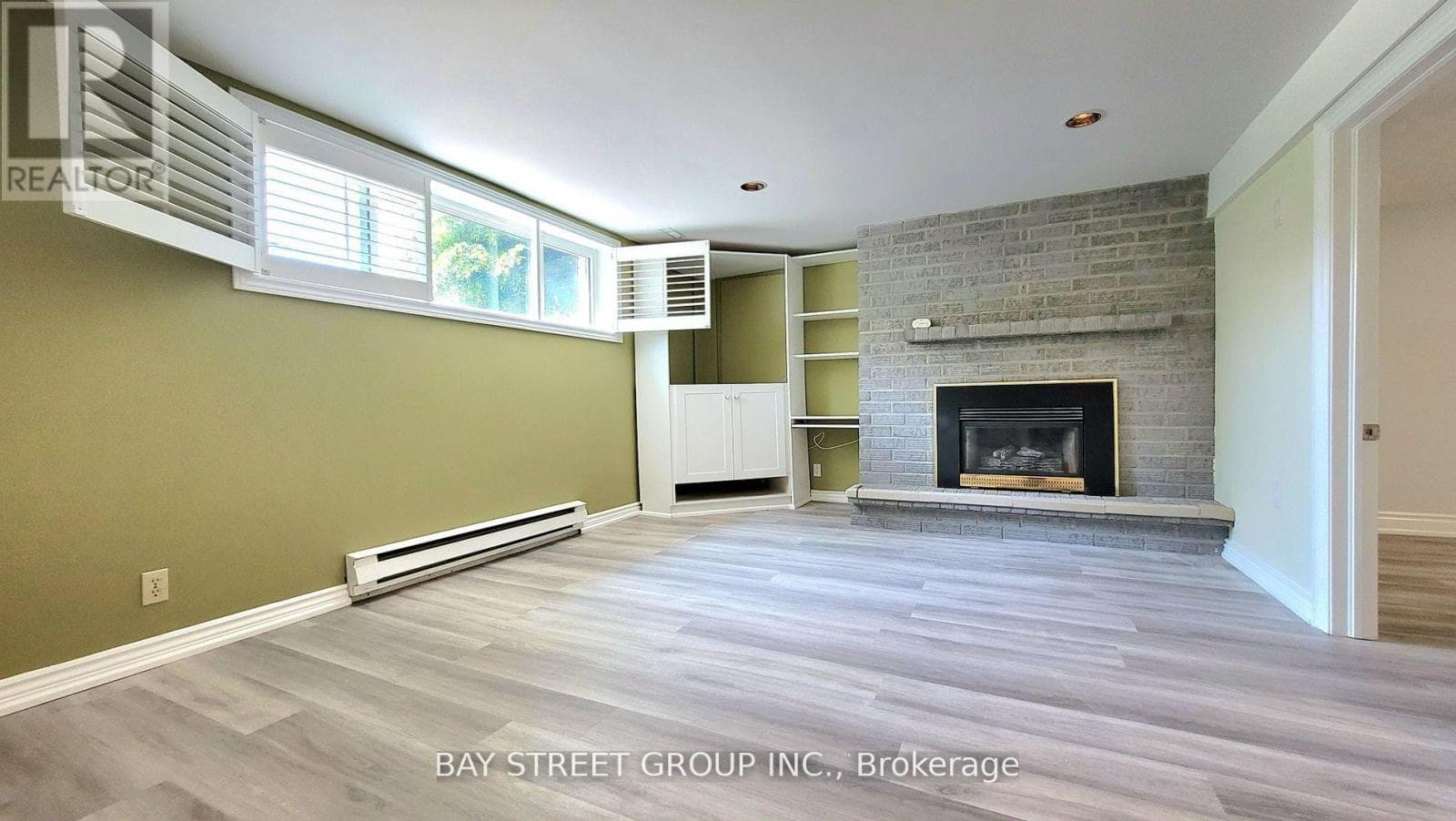 Single Family at Lower- 37 Sir Bodwin Place, Markham (Markham Village), Ontario - Photo 7 - RE/MAX Garden City Realty