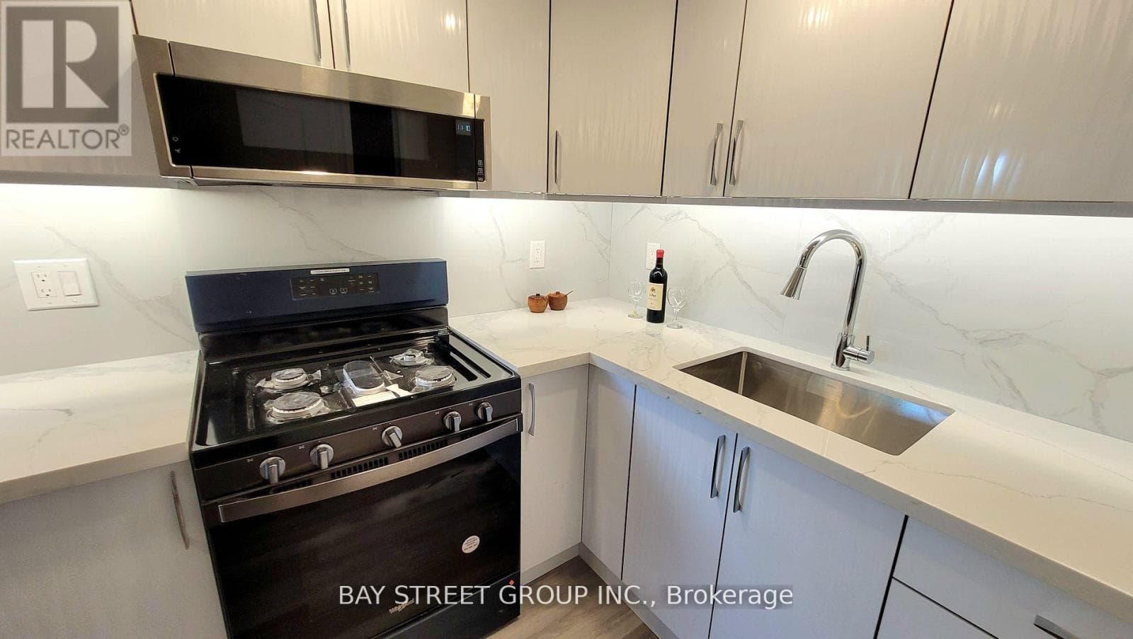 Single Family at Lower- 37 Sir Bodwin Place, Markham (Markham Village), Ontario - Photo 8 - RE/MAX Garden City Realty
