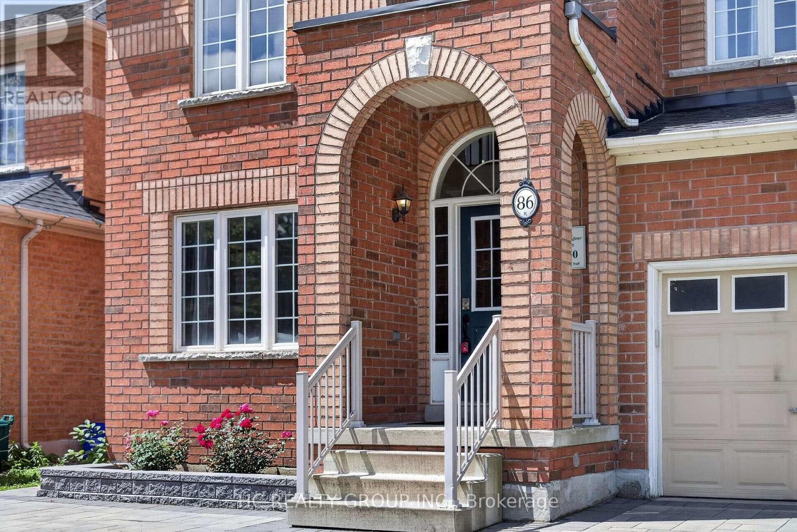 Single Family at 86 Beare Trail, Newmarket (Woodland Hill), Ontario - Photo 2 - RE/MAX Garden City Realty