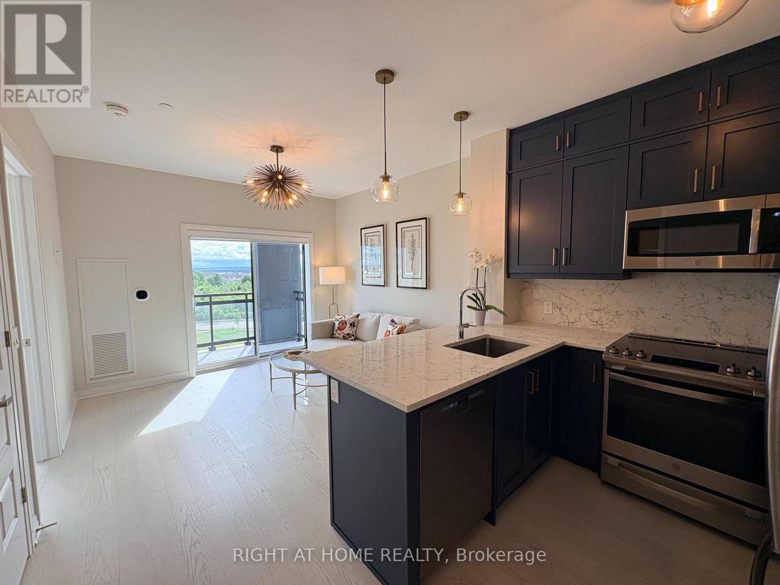 Single Family at 527- 102 GROVEWOOD Common, Oakville (GO Glenorchy), Ontario - Photo 2 - RE/MAX Garden City Realty