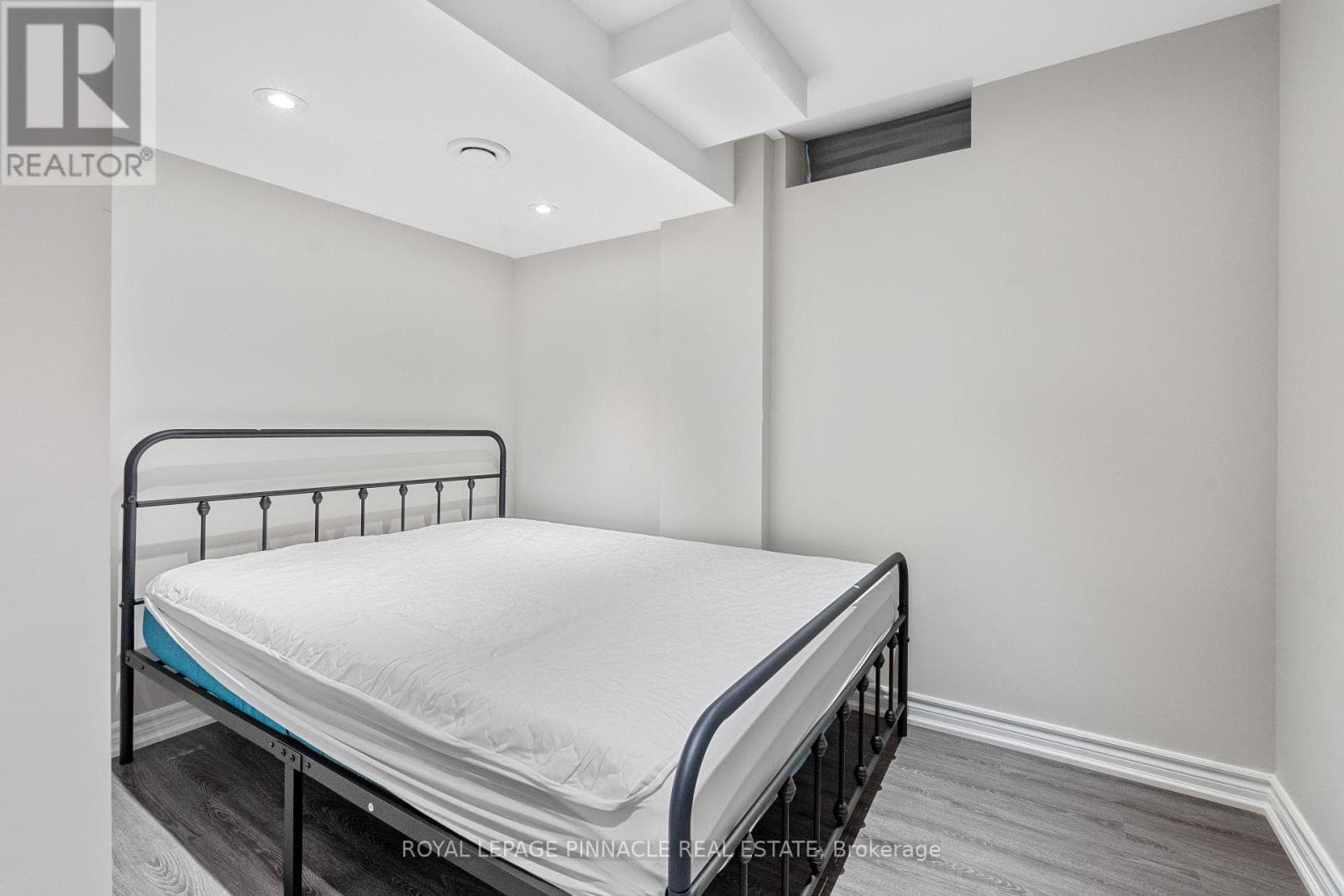 Single Family at 3265 Topeka Drive, Mississauga (Churchill Meadows), Ontario - Photo 9 - RE/MAX Garden City Realty