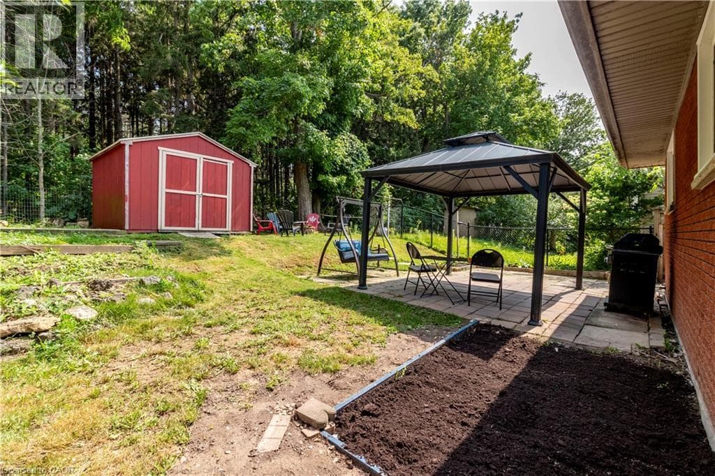 Single Family at 140 ARROWHEAD Crescent, Kitchener, Ontario - Photo 7 - RE/MAX Garden City Realty