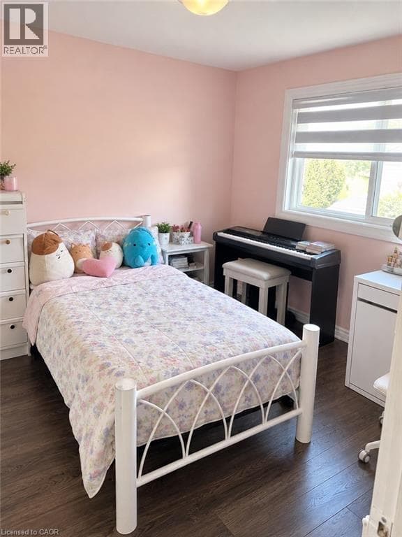 Single Family at 73 LARKSPUR Crescent, Kitchener, Ontario - Photo 8 - RE/MAX Garden City Realty