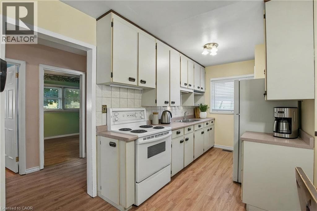 Single Family at 209 FRANKLIN Street, Kitchener, Ontario - Photo 9 - RE/MAX Garden City Realty